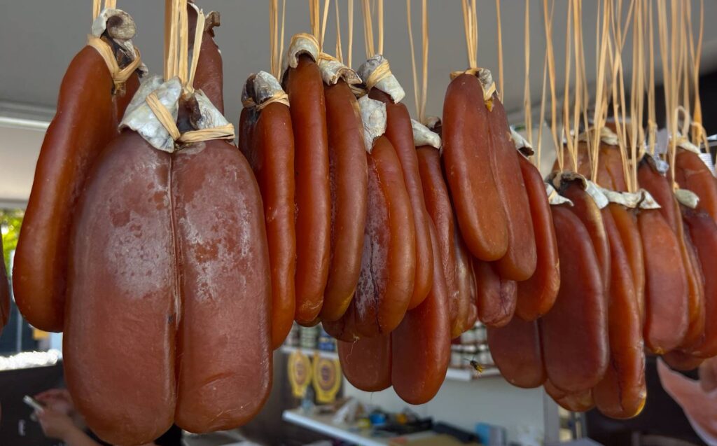 Baffo di bottarga e grattugia