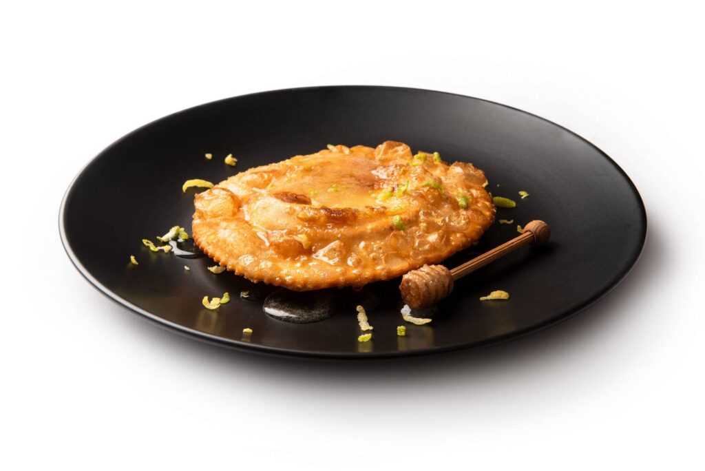 Seadas con miele di corbezzolo