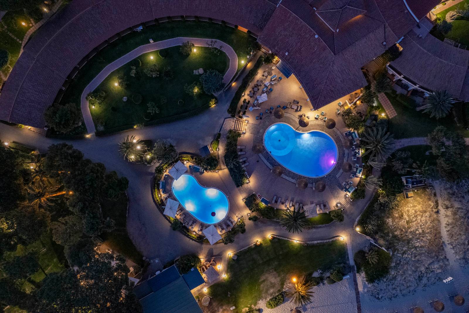 La sera – foto aerea del Cormoran Resort Villasimius