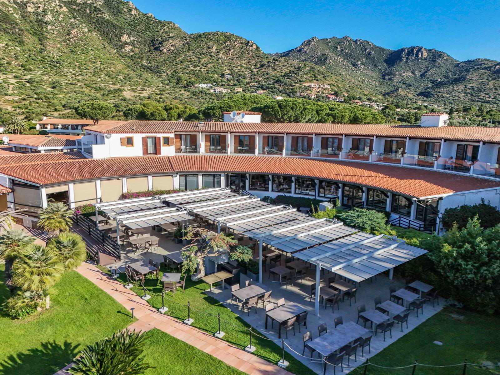 Cormoran Resort Villasimius visto dal drone