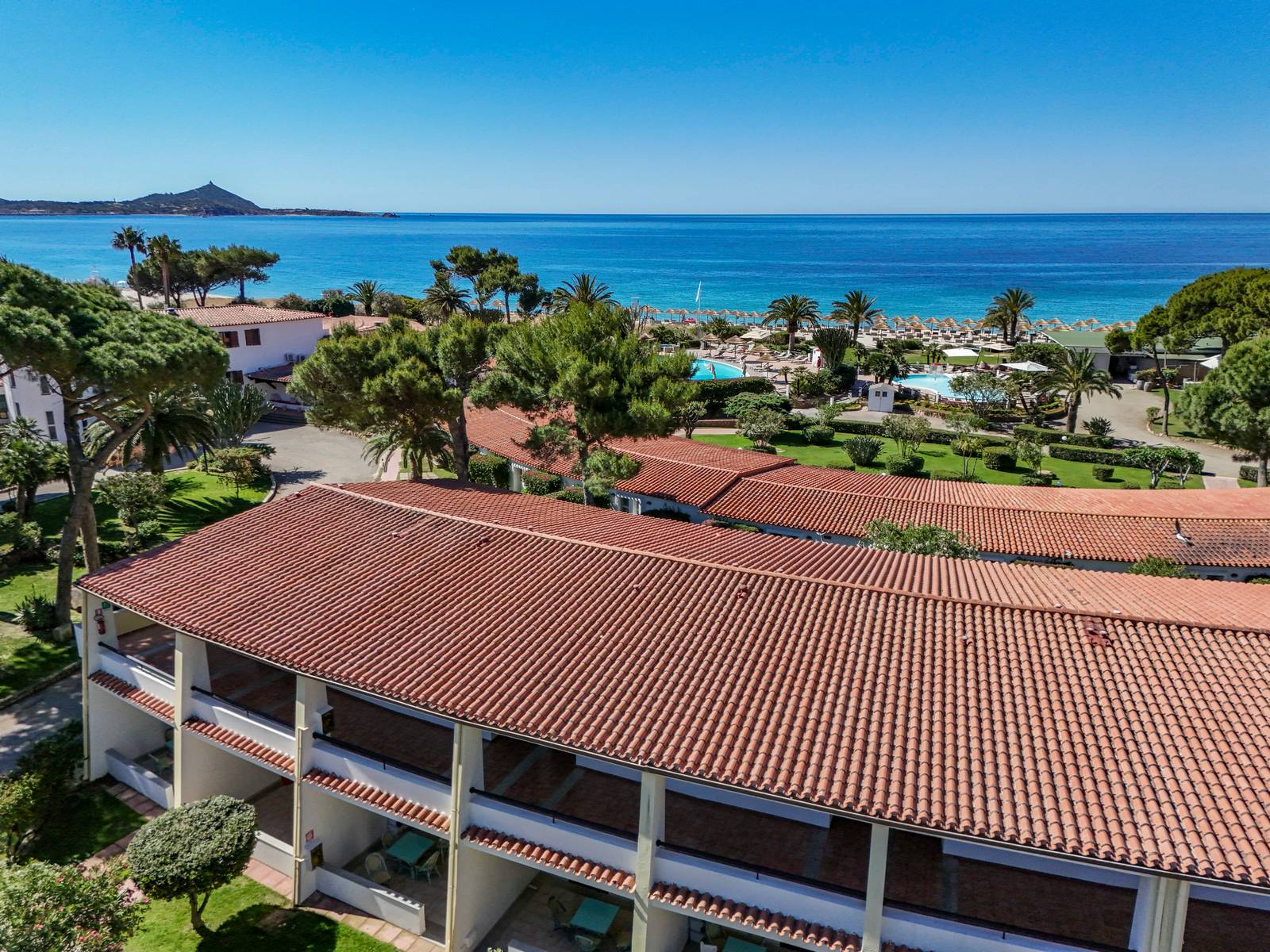 Foto aerea del Cormoran Resort e del mare di Villasimius