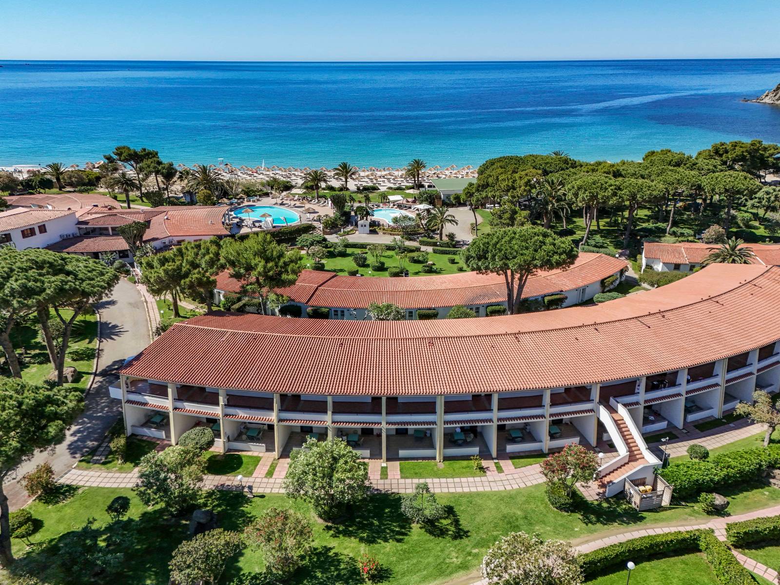 Foto aerea del Cormoran Resort e del mare di Villasimius