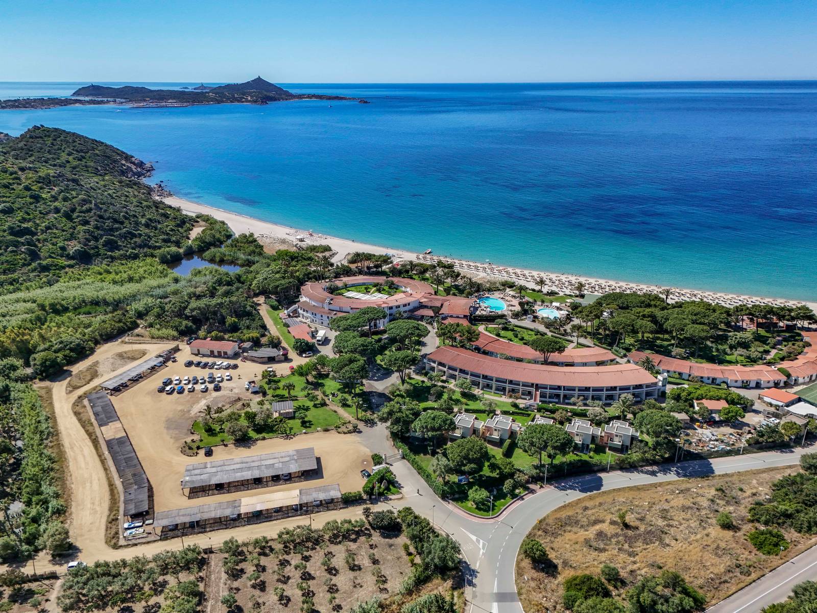 Foto aerea del Cormoran Resort e del mare di Villasimius