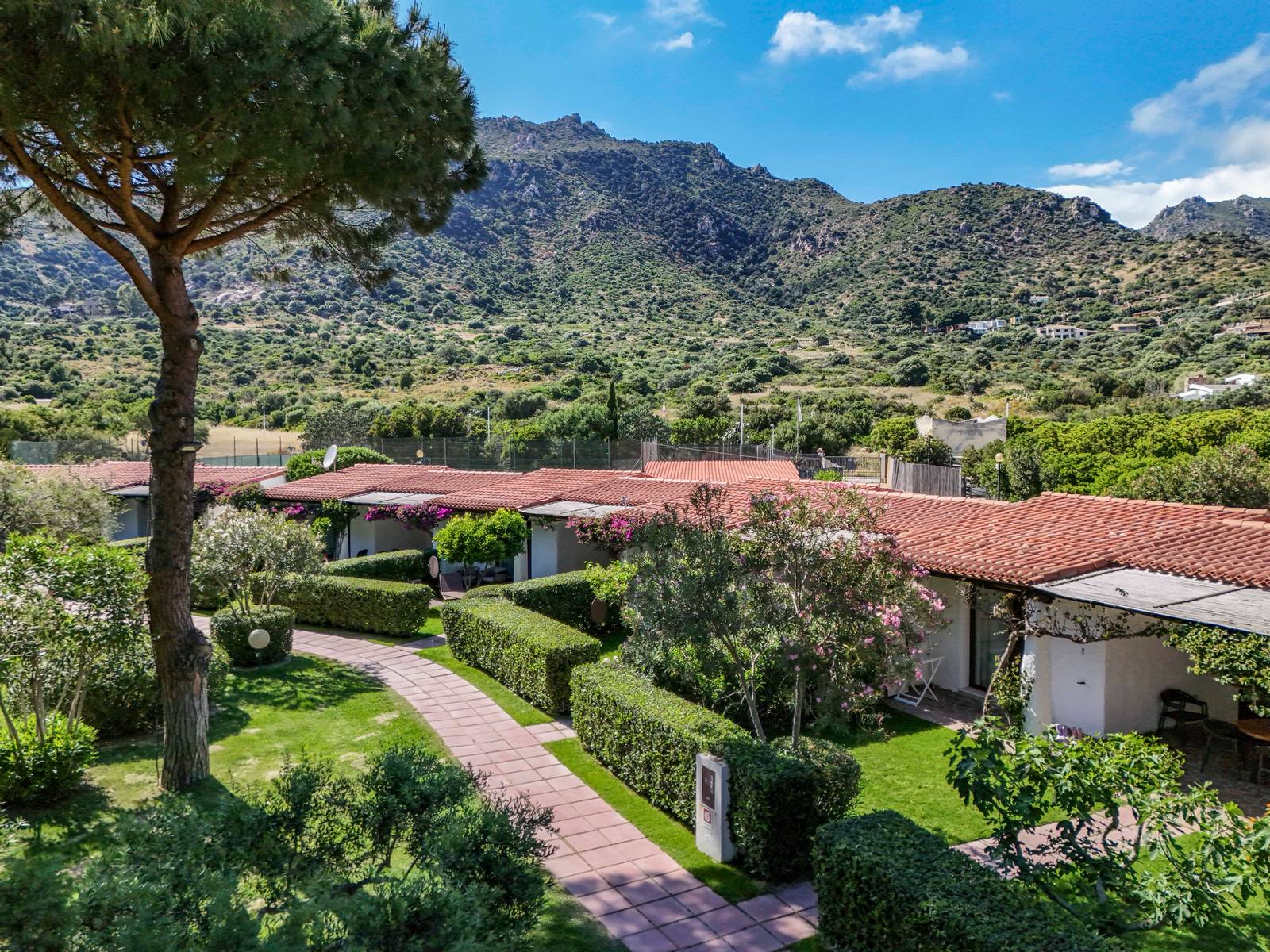 Foto aerea del Cormoran Resort e del mare di Villasimius