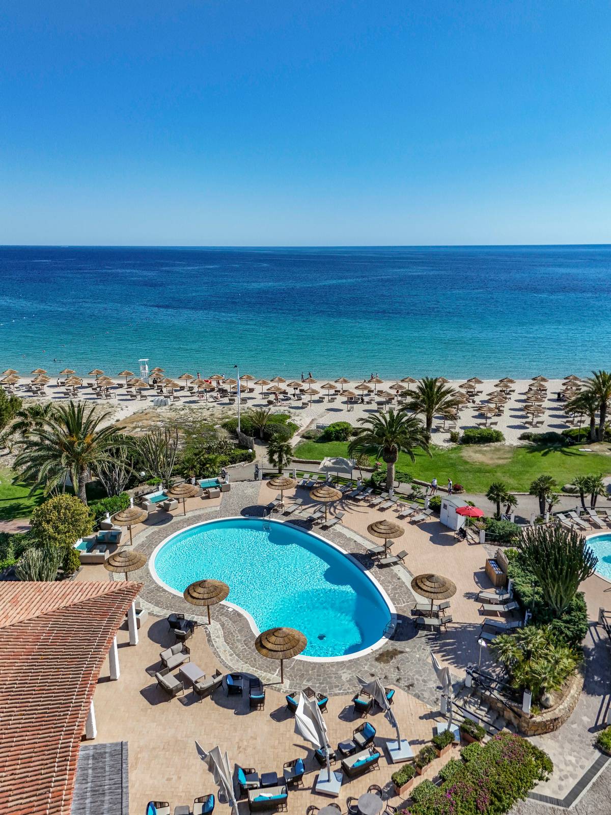 Foto aerea del Cormoran Resort e del mare di Villasimius