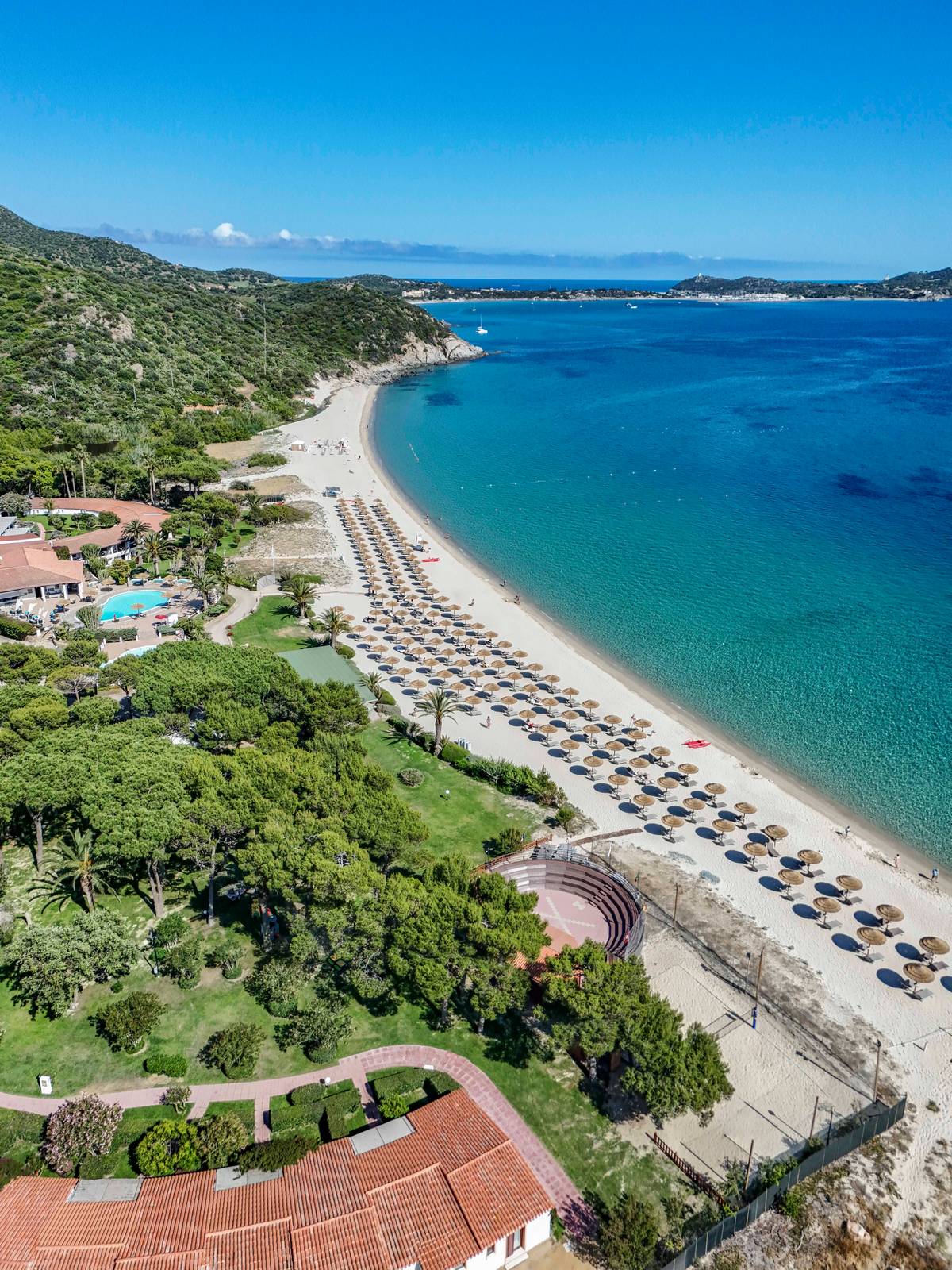 Foto aerea del Cormoran Resort e del mare di Villasimius