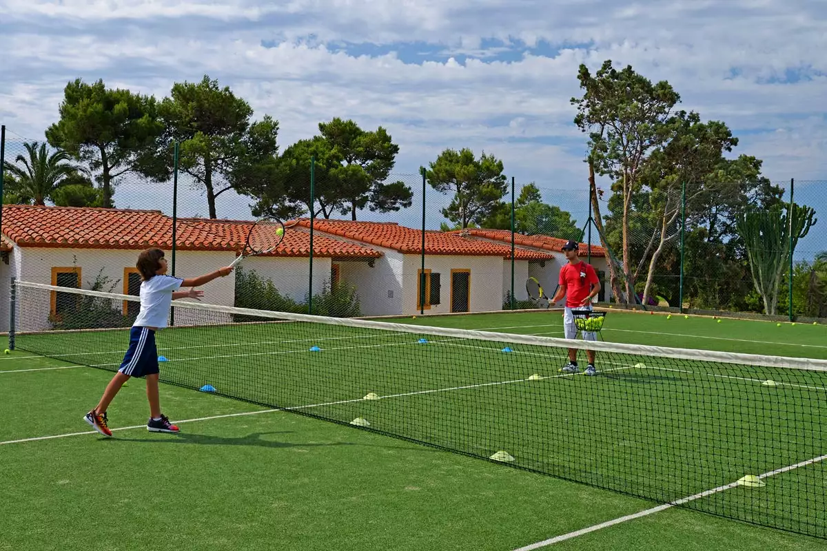 hotel-cormoran-villasimius-activities-tennis-court